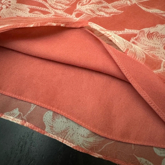 Ann Taylor Salmon sheer lined blouse. Size 2 - Picture 7 of 9